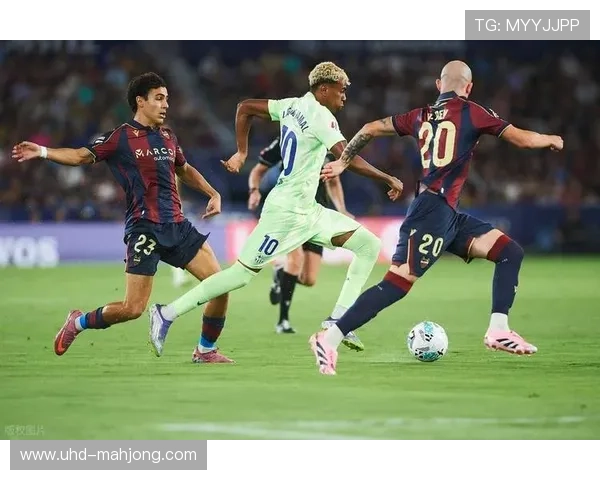 亚马尔点球击中门柱,巴萨新星错失打破僵局良机 亚马尔点球击中门柱,巴萨新星错失打破僵局良机